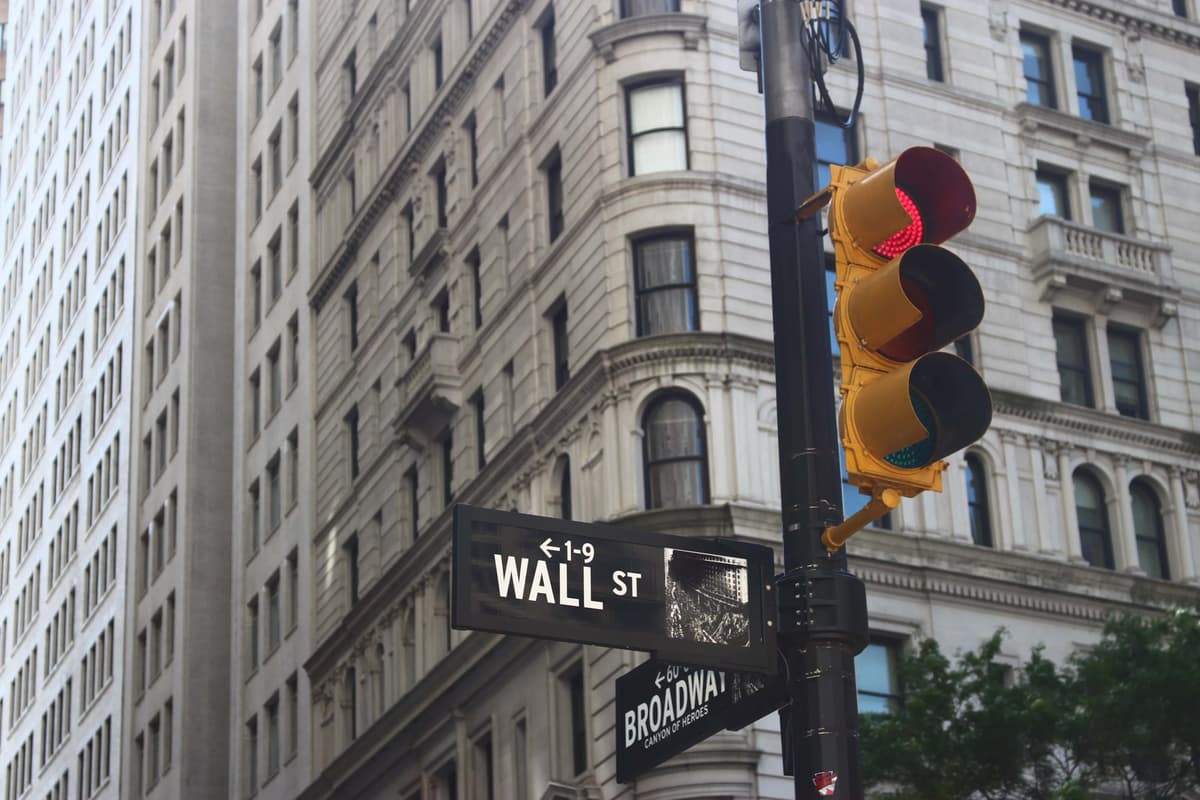 FINRA licenses and their Wall Street career paths FINRA licenses and their Wall Street career paths