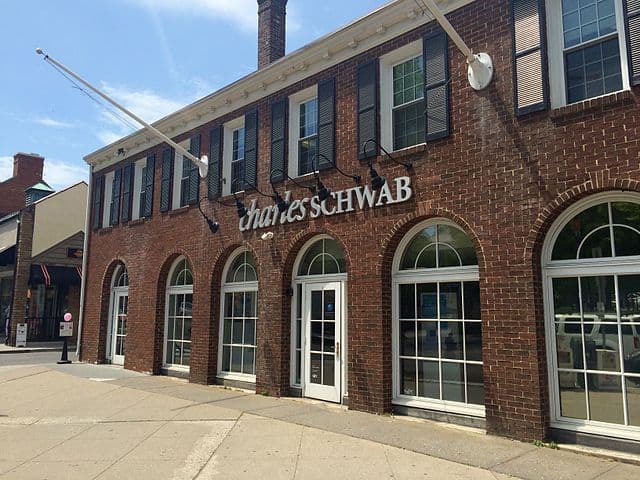 Charles_Schwab_on_Nassau_Street